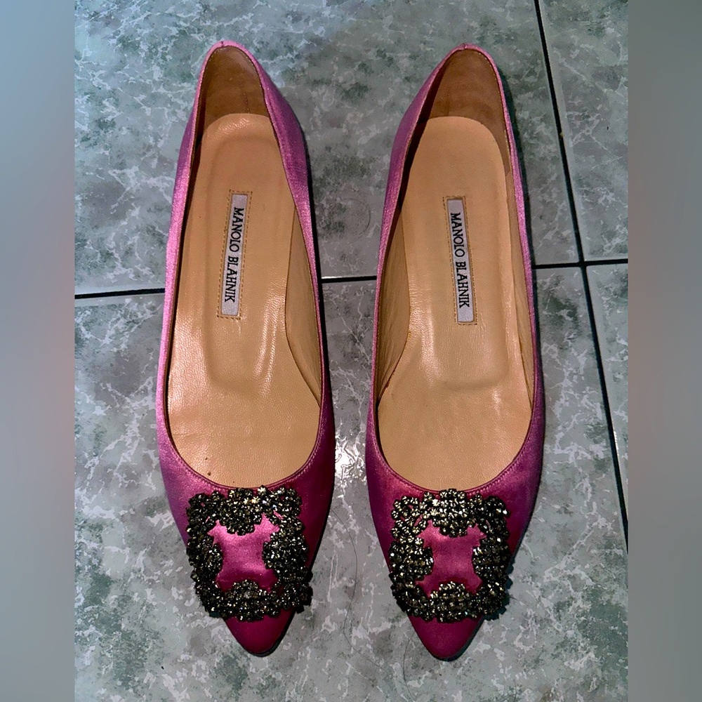MANOLO BLAHNIK FLATS